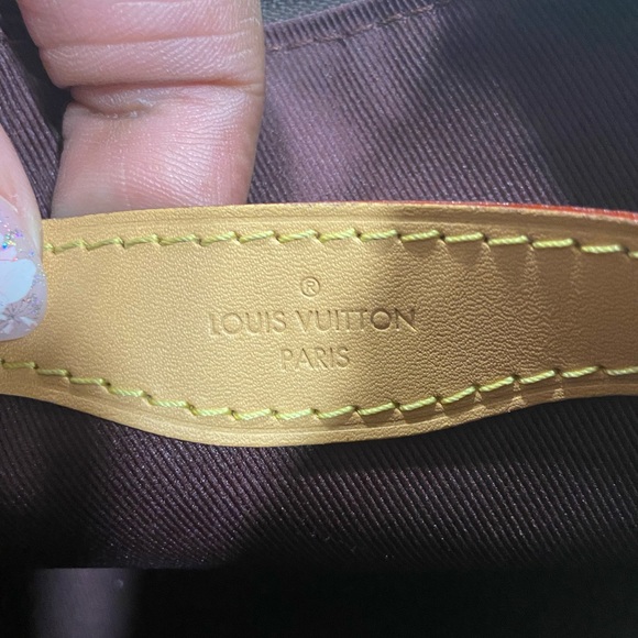 Louis Vuitton Boulogne - Picture 8 of 15